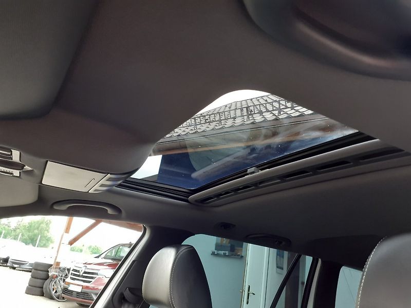Škoda Octavia (2011) KOMBI 2.0 TDi RS - fotka 15 z 26