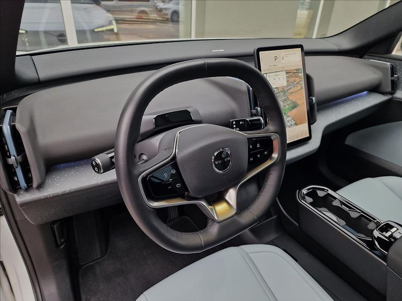 Volvo EX30 AWD Ultra Twin 315kW,ČR,1.Maj - fotka 20 z 48