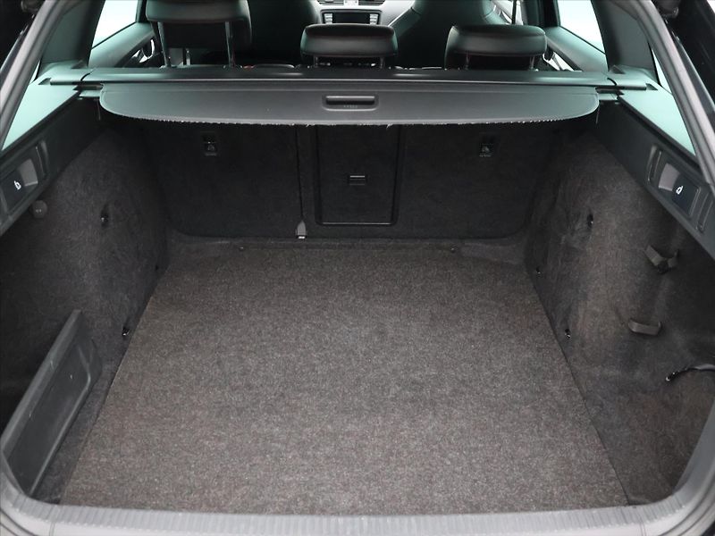 Škoda Octavia 2,0 TDi 4x4 DSG RS CZ - fotka 10 z 30
