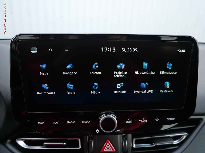 Hyundai i30 (2023) 1.5T-GDi, 1.maj,ČR, AT, LED - fotka 18 z 28