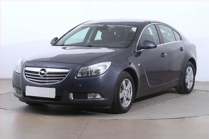 Opel Insignia (2009) 2.0 CDTI, Navi, Tempomat - fotka 2 z 19
