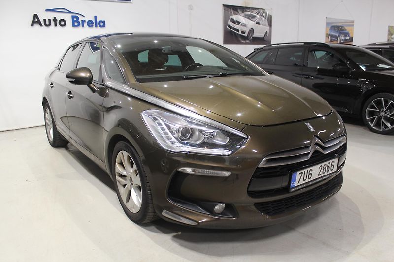 Citroën DS5 (2013) 2.0HDI Automat 120kW Navi ČR - fotka 1 z 36