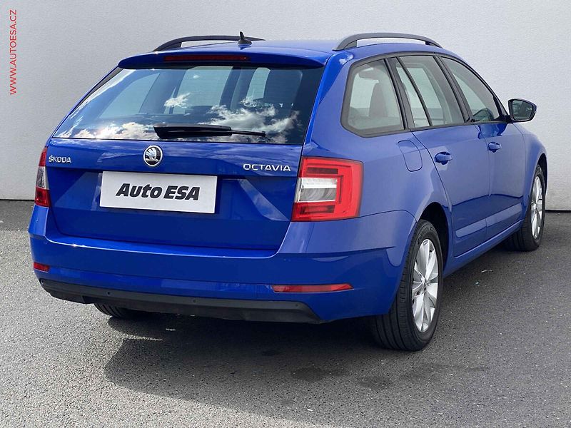 Škoda Octavia (2019) 1.6 TDi, Style, TZ, park - fotka 4 z 18
