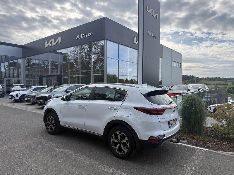 Kia Sportage 1.6 GDi TOP 4x2 - fotka 7 z 9