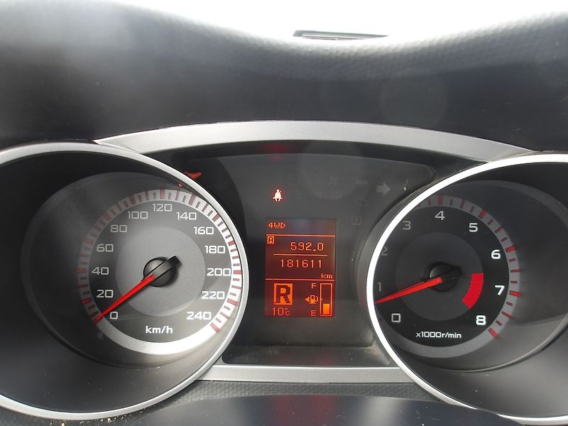 Mitsubishi Outlander 2,3i LPG+BENZIN  AUTOMAT !!! - fotka 24 z 31