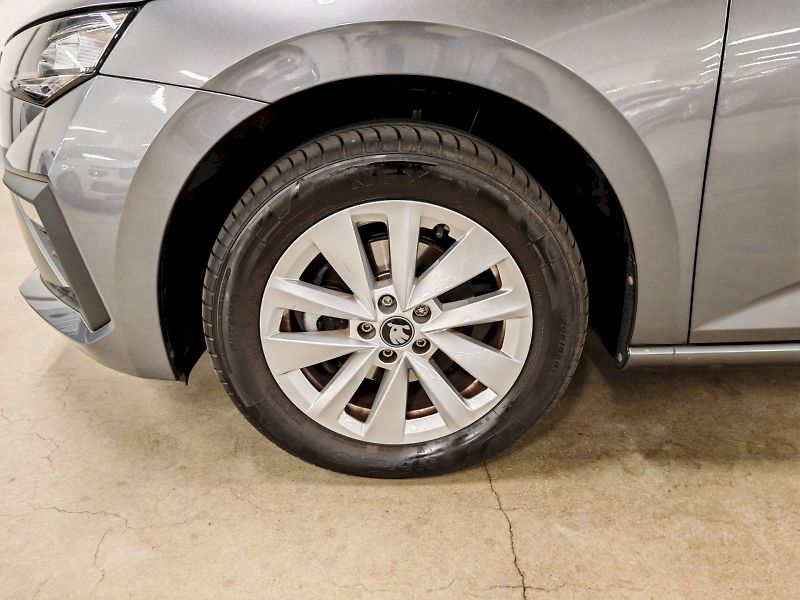 Škoda Scala (2025) 1.0 TSI 85 kW Selection - fotka 27 z 27