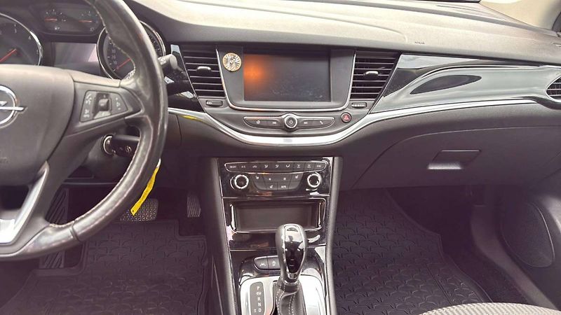 Opel Astra Elegance Sports Tourer F 15 DV - fotka 16 z 24