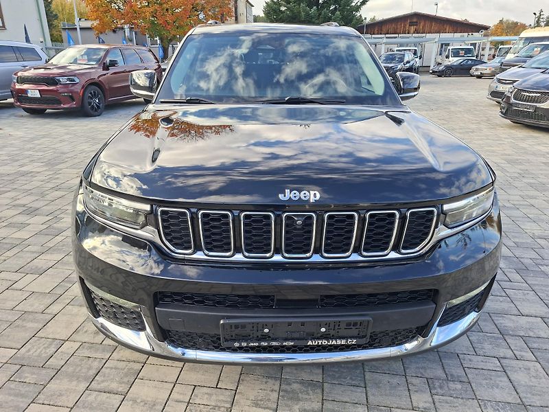 Jeep Grand Cherokee (2022) 3,6L V6 4X4 LONG LIMITED 6míst - fotka 2 z 38