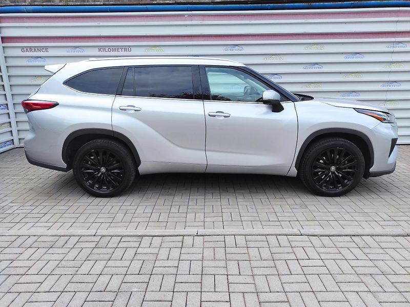 Toyota Highlander 2.5e-CVT HEV 7míst, AWD - fotka 4 z 59