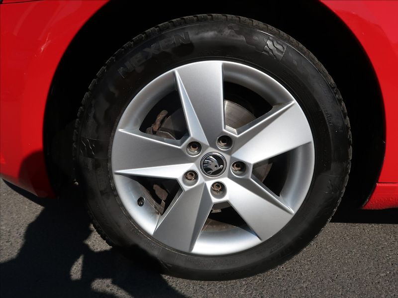 Škoda Octavia 1,6 TDi,85kW,1majČR,Serv.k,DPH - fotka 21 z 24