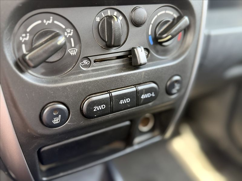 Suzuki Jimny 1,3 VVT 4X4 TAŽNÉ +SADA KOL - fotka 10 z 18