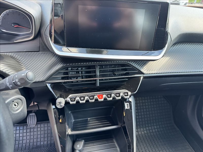 Peugeot 2008 1,2 Pure Tech - fotka 7 z 7