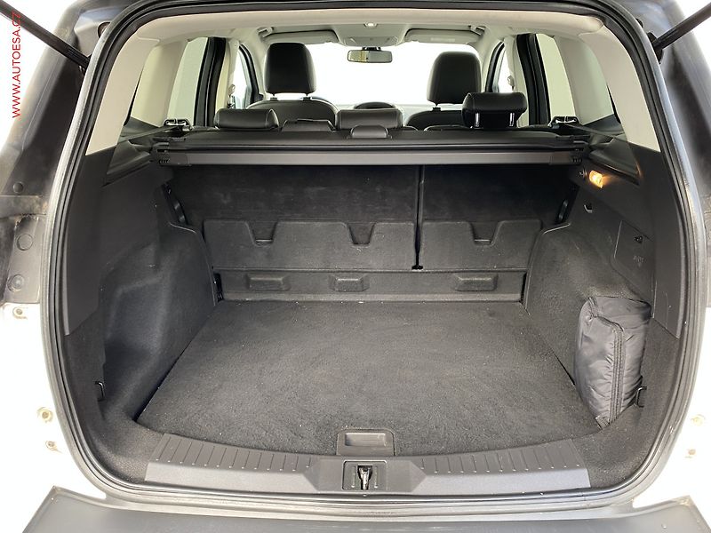 Ford Kuga (2013) 2.0 TDCi 4x4, Titanium - fotka 7 z 18