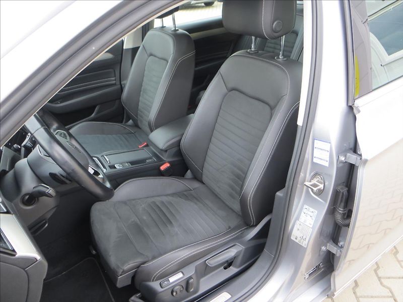 Volkswagen Passat 1,5 TSI 110kW DSG Elegance ČR - fotka 13 z 26