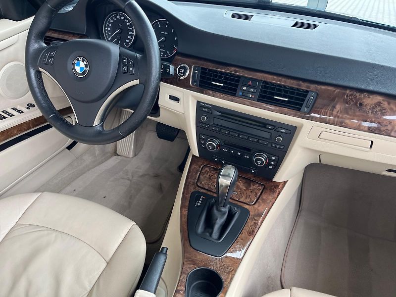 BMW Řada 3 320 i  E93  Cabrio  - fotka 5 z 14