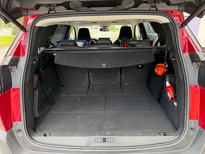 Peugeot 5008 1,5 HDi ALLURE PACK /1.maj./ČR - fotka 13 z 26