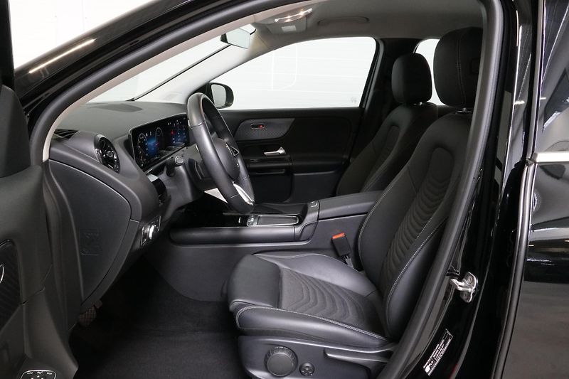 Mercedes-Benz GLA 200d,1.MAJ,ČR,DPH,Kamera - fotka 16 z 30