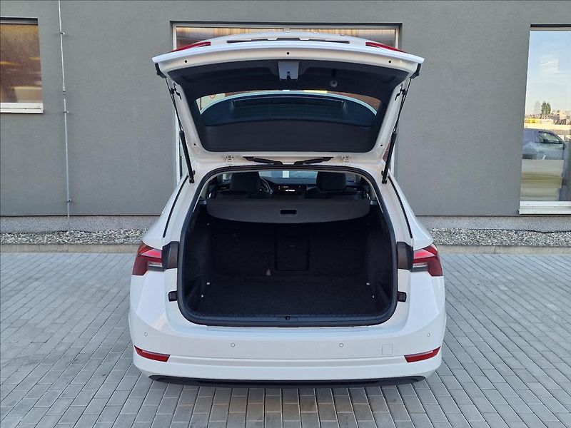 Škoda Octavia 2.0 TDI Style Combi,ČR,1.Maj. - fotka 40 z 49