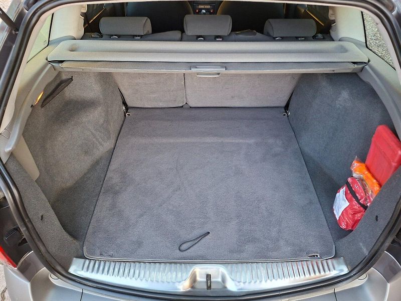 Renault Laguna (2004) 1.9dCi 79kW - fotka 24 z 28