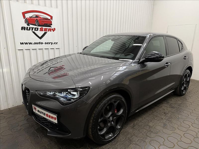 Alfa Romeo Stelvio VELOCE 154kW Q4 H&K LED R21 - fotka 2 z 41