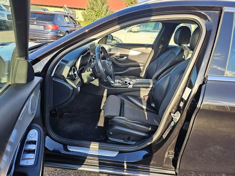 Mercedes-Benz Třídy C (2016) C220D 125kW 4MATIC 7G AIRMATIC - fotka 13 z 50