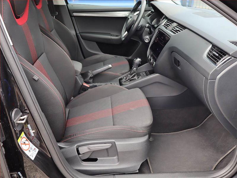 Škoda Octavia (2019) 1.6 TDI, Automat, Navi - fotka 9 z 21