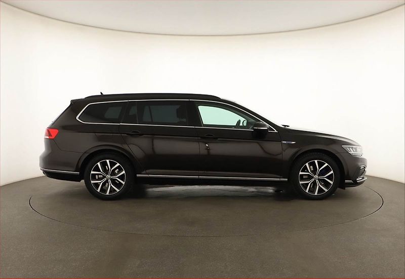 Volkswagen Passat (2020) 1.4 GTE, Automat, Navi - fotka 6 z 20