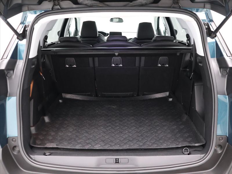 Peugeot 5008 1.6 PT 180k Aut. Allure 7-Míst - fotka 10 z 35