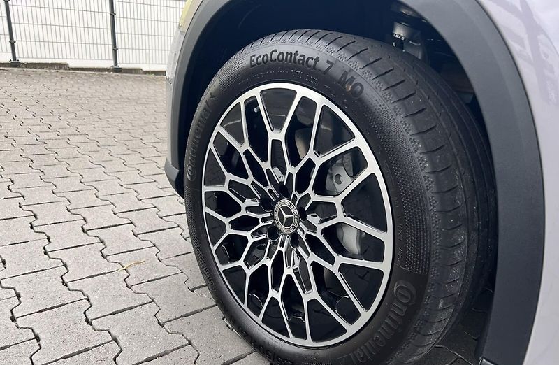 Mercedes-Benz GLC 400 4M Avantgarde Burm Pano DI - fotka 8 z 25