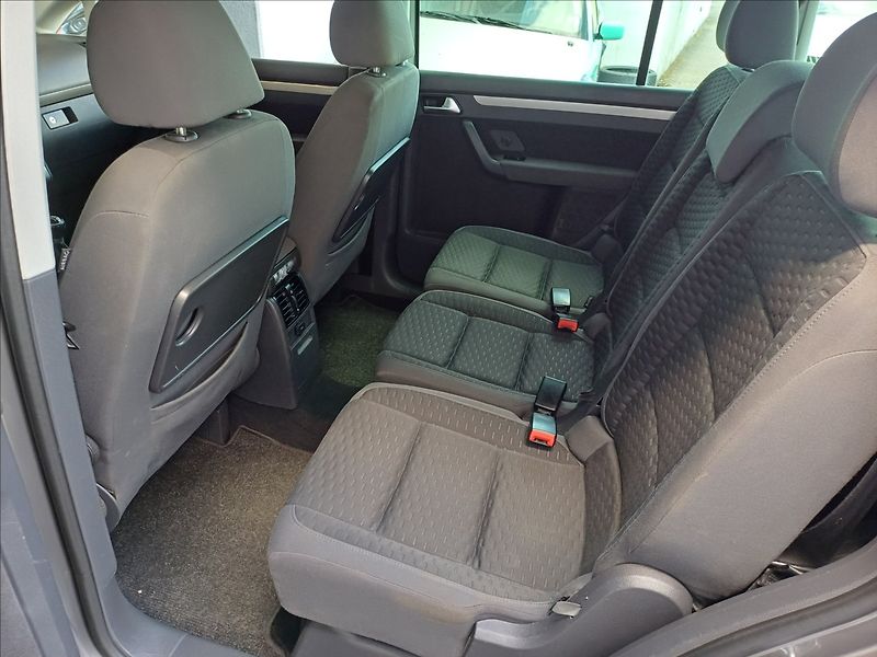 Volkswagen Touran 1,9 TDI 77kW,2x kola - fotka 18 z 25