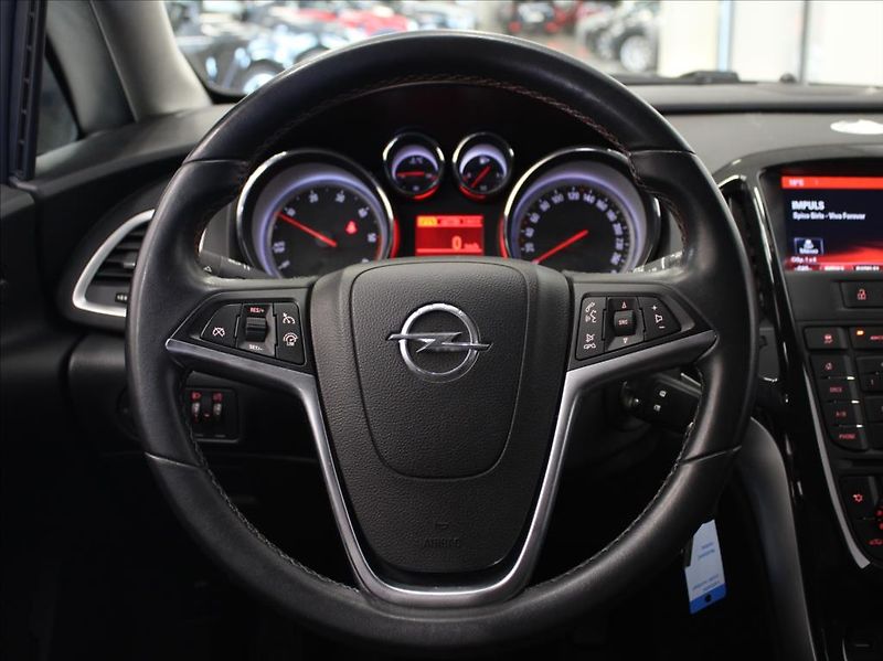 Opel Astra 1,6 CDTi 81kW Cosmo Výprodej - fotka 9 z 19
