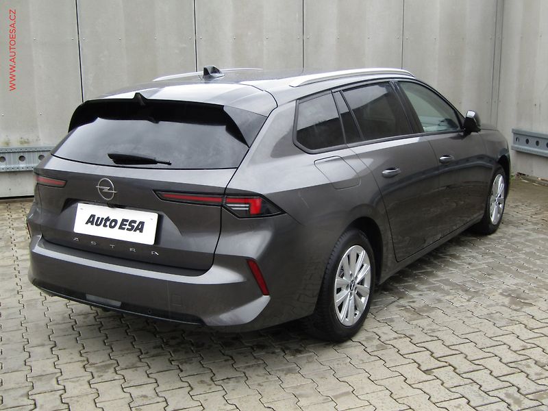Opel Astra (2023) 1.5 CDTi, Elegance - fotka 4 z 22