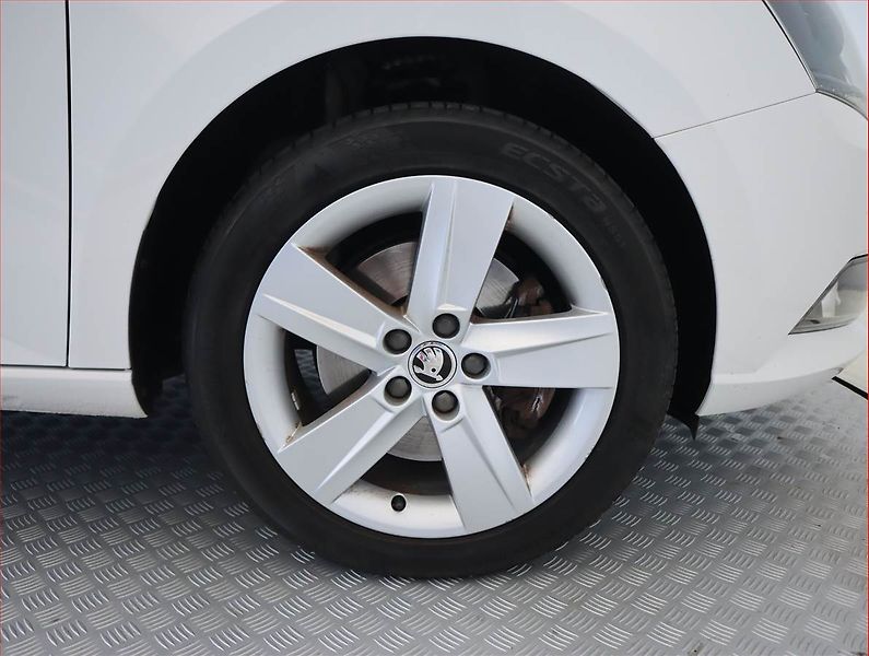 Škoda Fabia (2017) JOY 1.4 TDI, Xenony, Tempomat - fotka 15 z 19