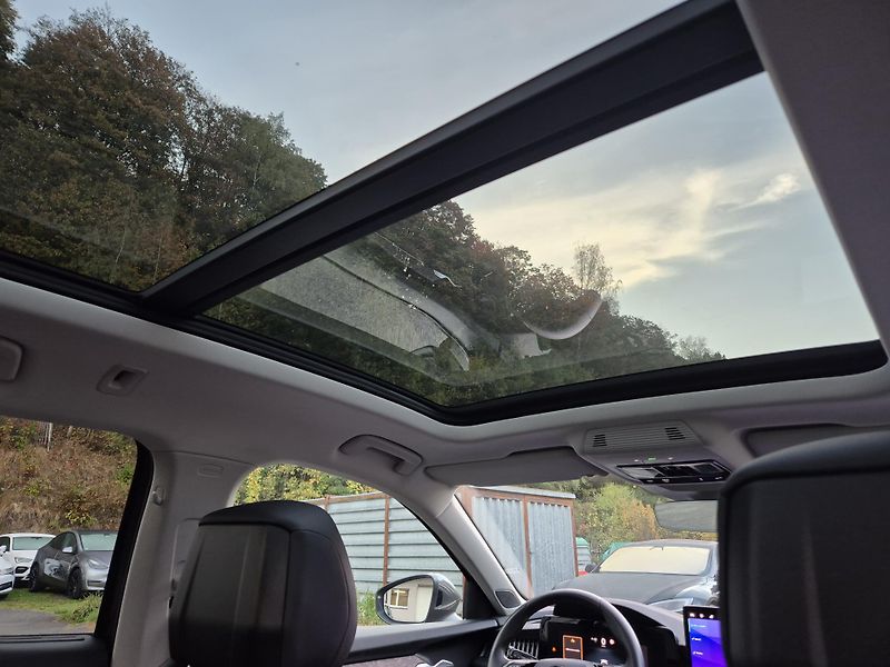 Škoda Superb ZAMLUVENO ! 110kw DSG L&K 18A - fotka 47 z 52