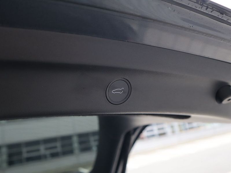 Tesla Model Y (2022) - fotka 8 z 45