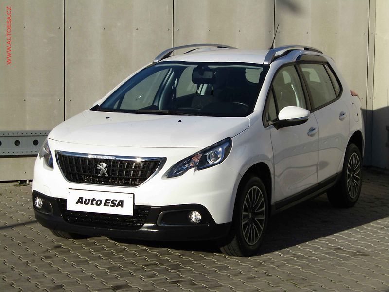 Peugeot 2008 (2019) 1.2 PT, 2.maj,ČR, Navi, park - fotka 3 z 20