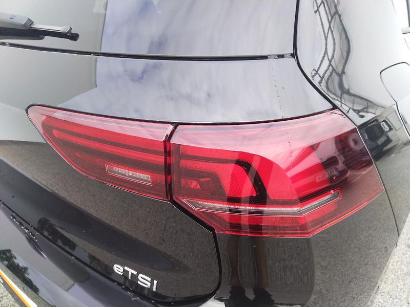 Volkswagen Golf People 1,5 eTSI 85 kW 7DSG mHE - fotka 24 z 27