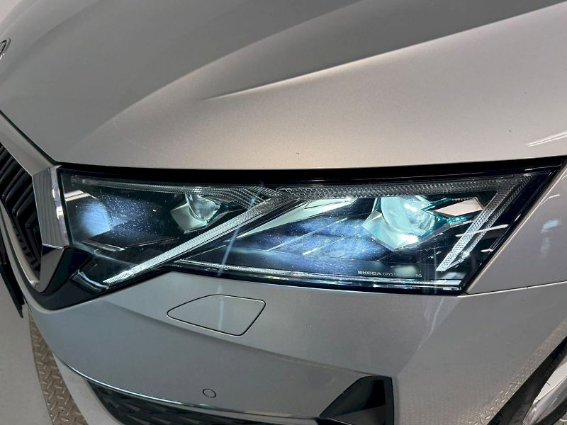 Škoda Octavia (2024) SELECTION PREMIUM EDITION 2.0T - fotka 11 z 32