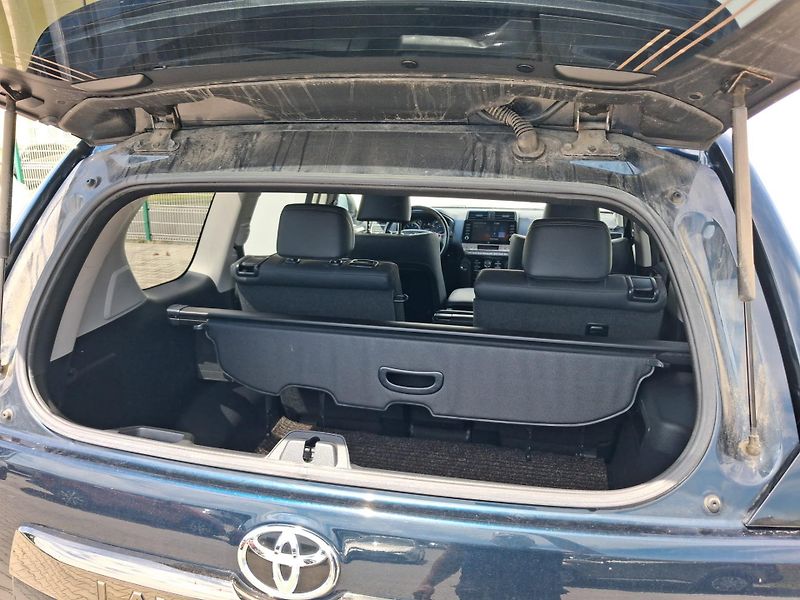 Toyota Land Cruiser 2.8 D-4D Executive AT - fotka 11 z 30