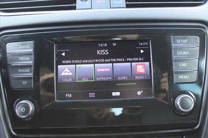 Škoda Octavia RS 2.0 TDI 135kW XENONY ČR - fotka 21 z 26