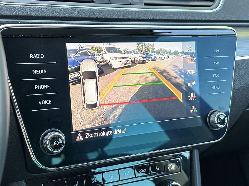 Škoda Superb (2024) Combi 2.0 TDI 4x4 DSG Scout - fotka 13 z 33