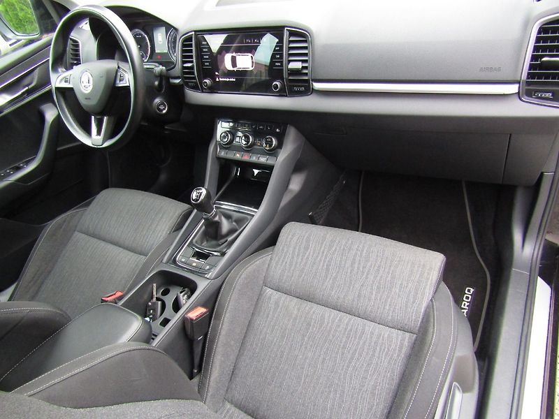 Škoda Karoq (2019) 1.0 TSI 85kW ACC + KAMERA - fotka 14 z 43