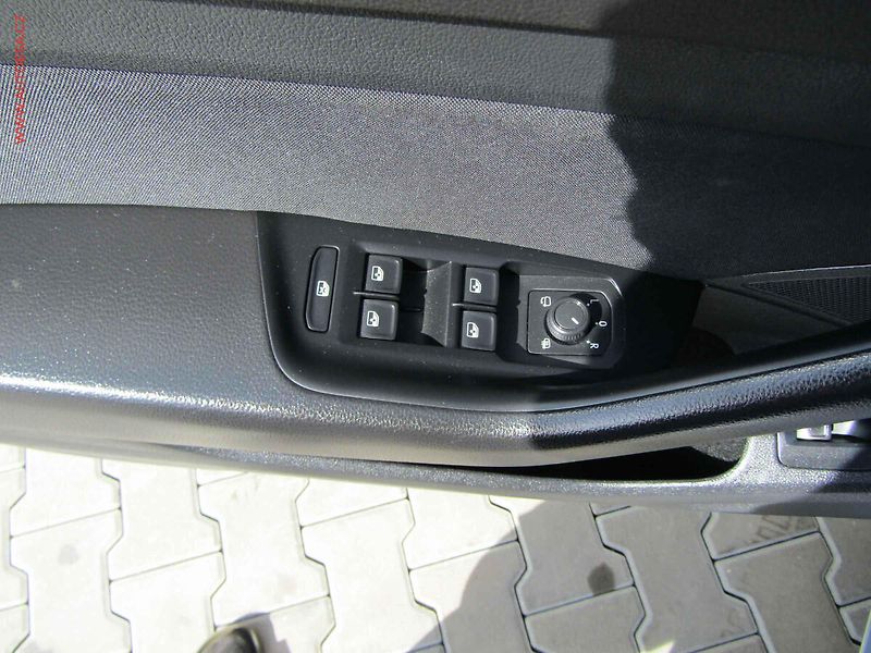 Volkswagen Arteon (2019) 2.0 TDi, DSG, navi, park - fotka 12 z 18
