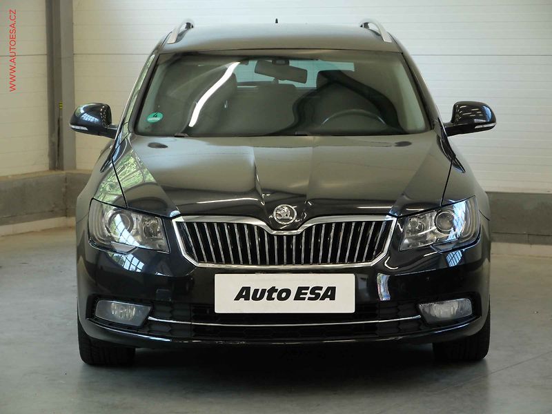 Škoda Superb (2015) 2.0TDI, DSG, xenon - fotka 2 z 20