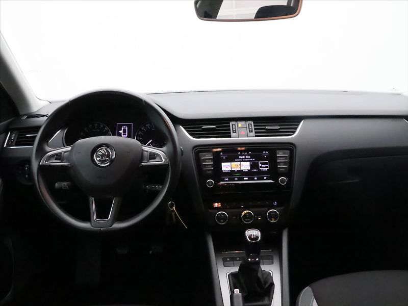 Škoda Octavia 1,6 TDI 81 kW JOY Aut.klima - fotka 17 z 24