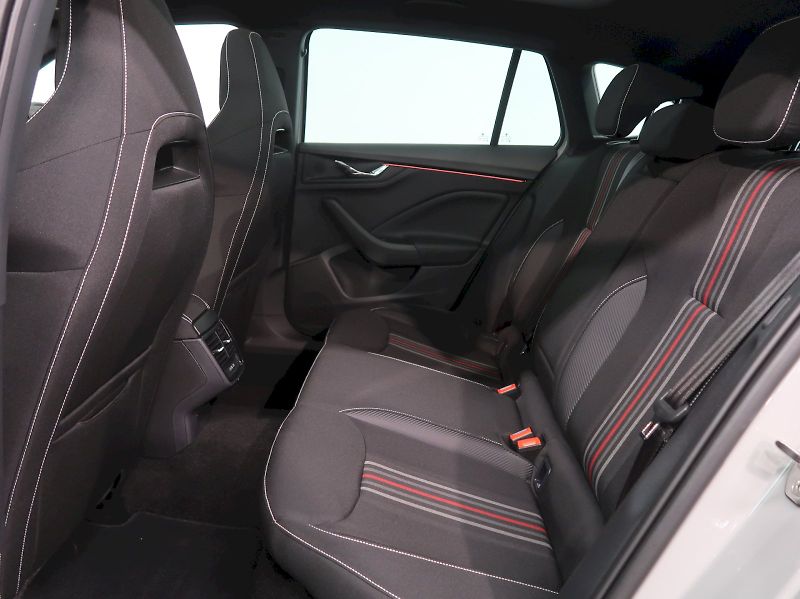 Škoda Scala (2025) MONTE CARLO 1.5TSI 110KW DSG P - fotka 16 z 40