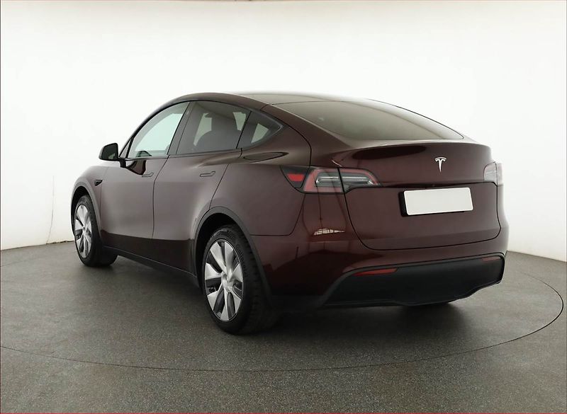 Tesla Model Y (2024) Long Range RWD 79kWh, SoH 92% - fotka 4 z 22