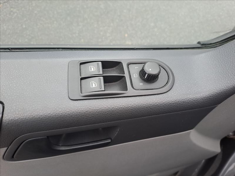 Volkswagen Transporter 2,0 TDI 4X4 LONG,2X ŠOUPAČKY - fotka 11 z 15
