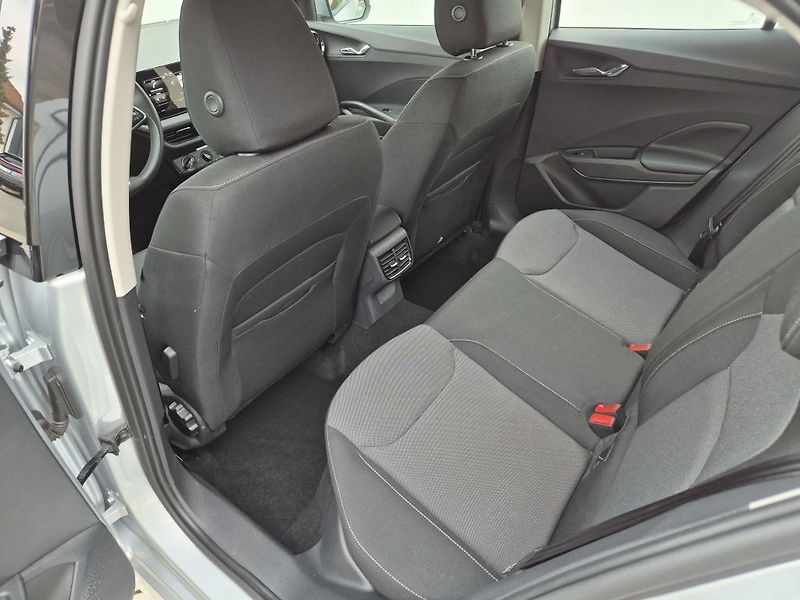 Škoda Fabia Selection 1.0 TSI 70 kW - fotka 15 z 27