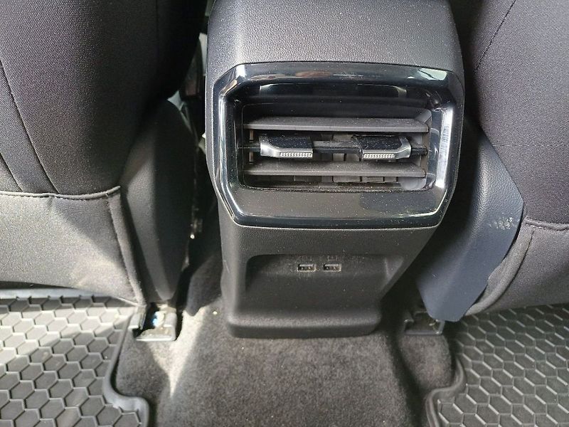 MG HS EMOTION 1,5 TGI 125 kW automat - fotka 13 z 17